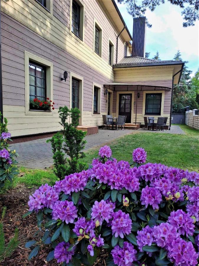 Guest House & Villa Astoma Паланга Экстерьер фото